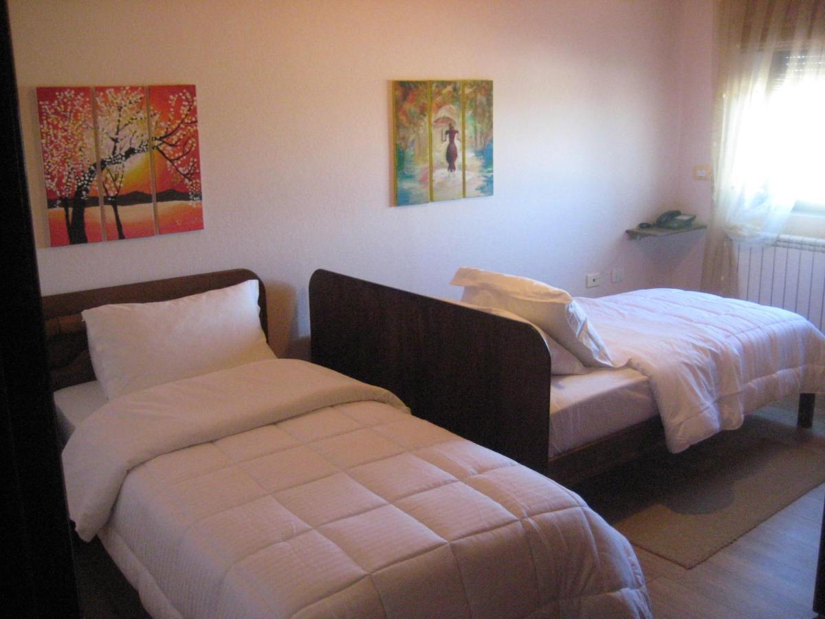 Drini Hotel Rrashbull Екстер'єр фото