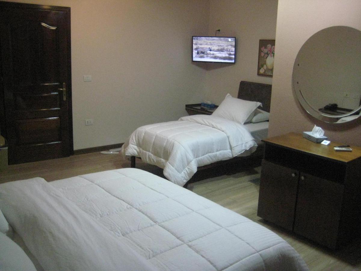 Drini Hotel Rrashbull Екстер'єр фото
