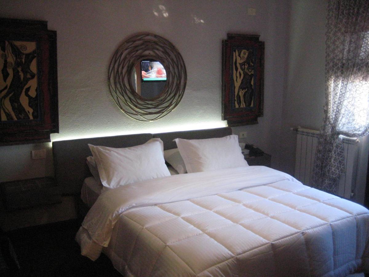 Drini Hotel Rrashbull Екстер'єр фото