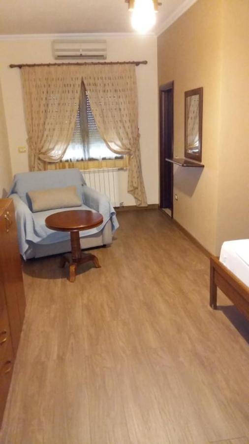 Drini Hotel Rrashbull Екстер'єр фото