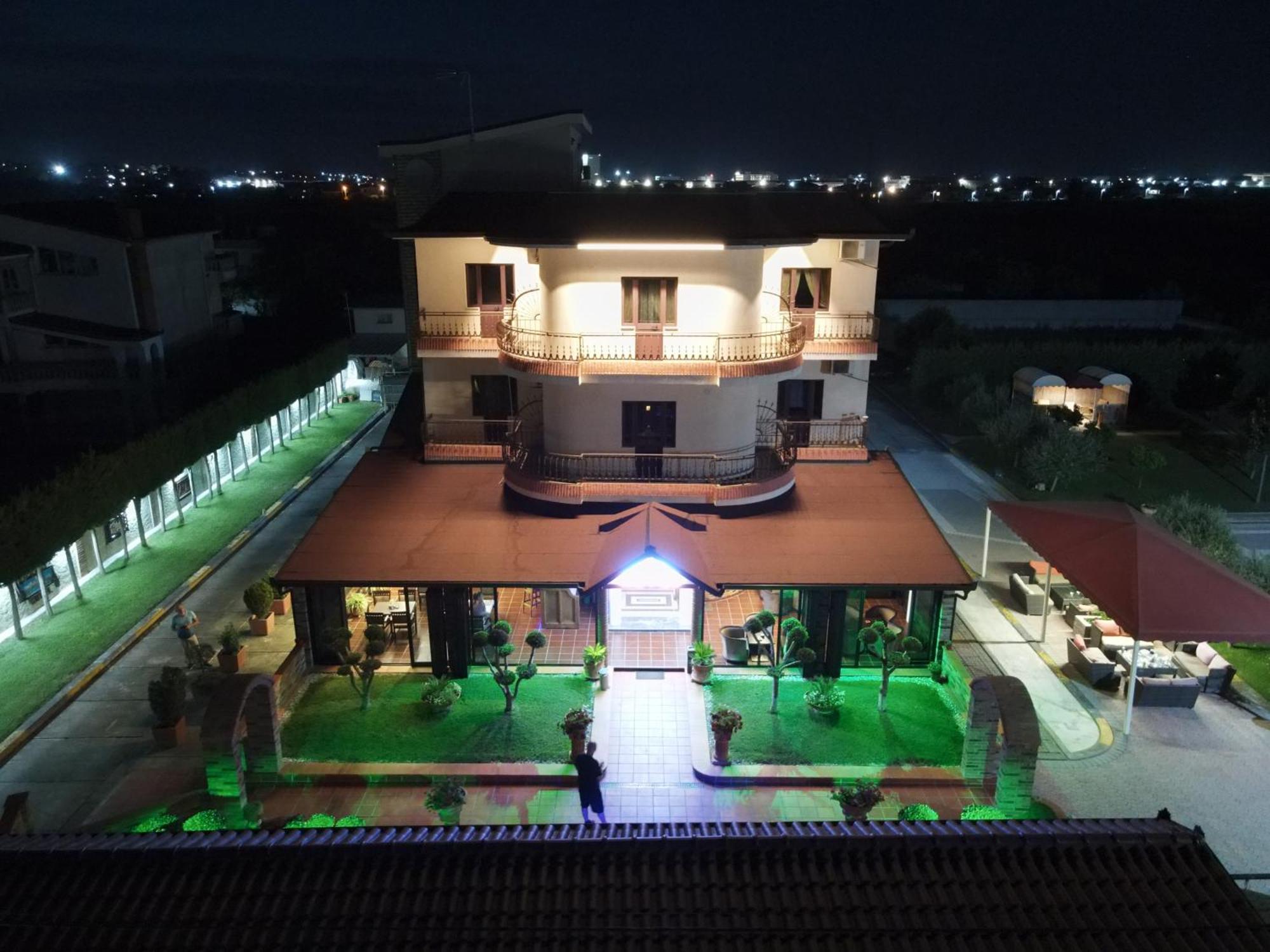 Drini Hotel Rrashbull Екстер'єр фото