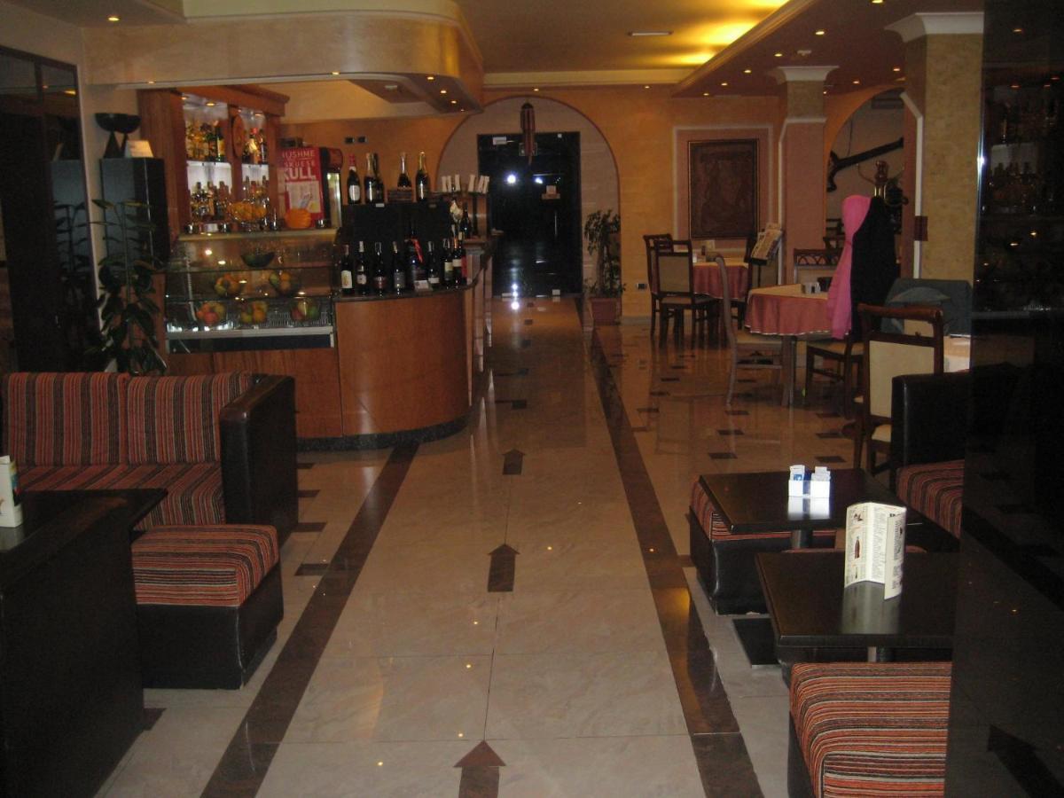 Drini Hotel Rrashbull Екстер'єр фото